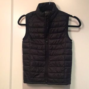 Gap kids black puffer vest